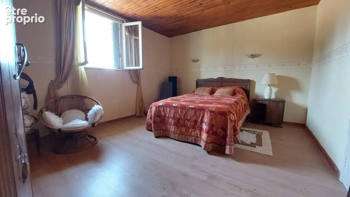 Maison 385 m² à Courthezon  - photo 9