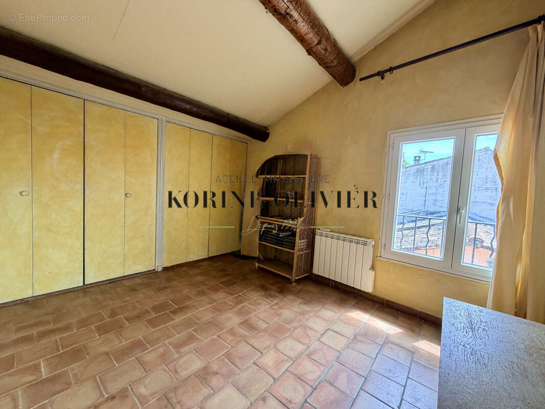 Appartement à EGUILLES