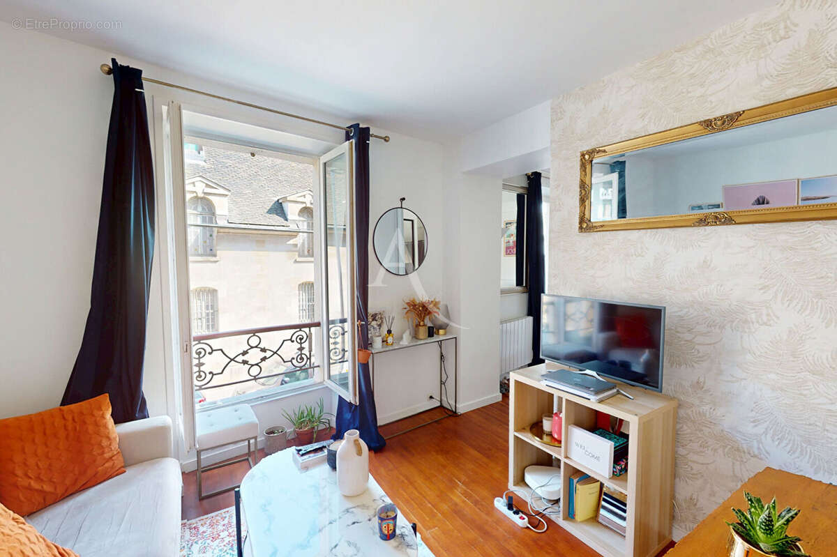 Appartement à PARIS-10E