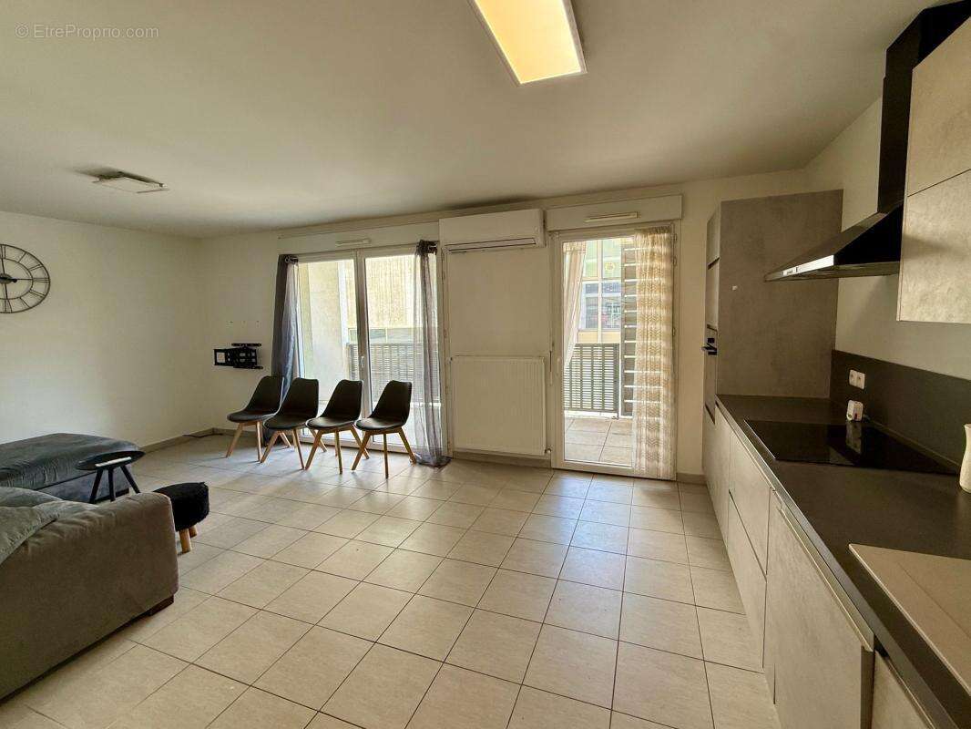 Appartement à RILLIEUX-LA-PAPE