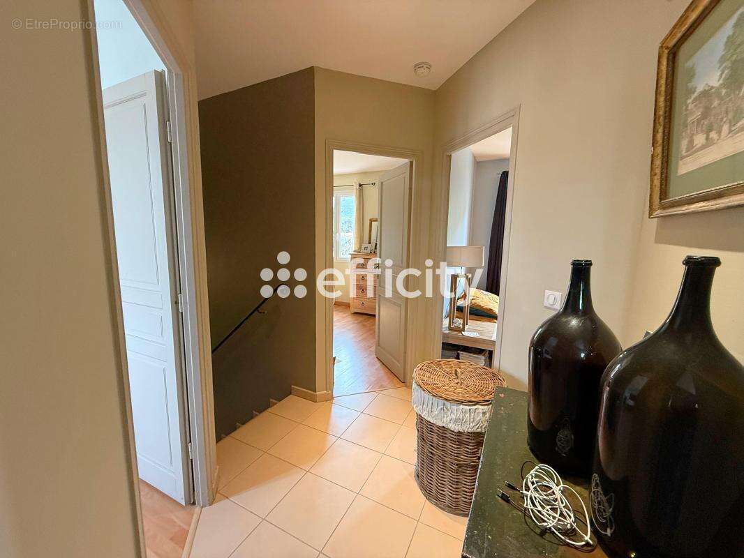 Maison à NANS-LES-PINS