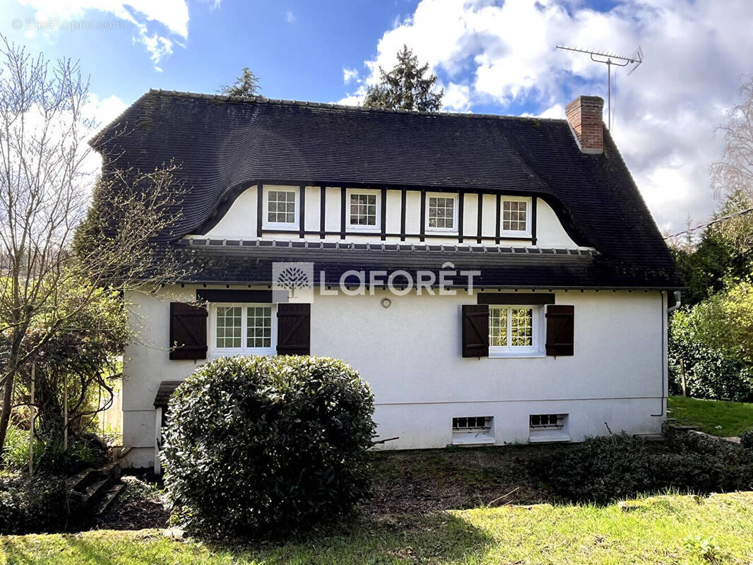 Maison à OINVILLE-SUR-MONTCIENT