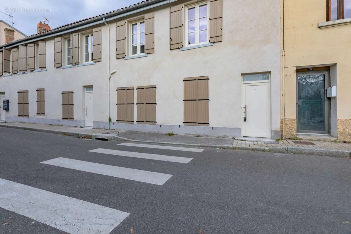 Appartement à SAINT-GENIS-LAVAL