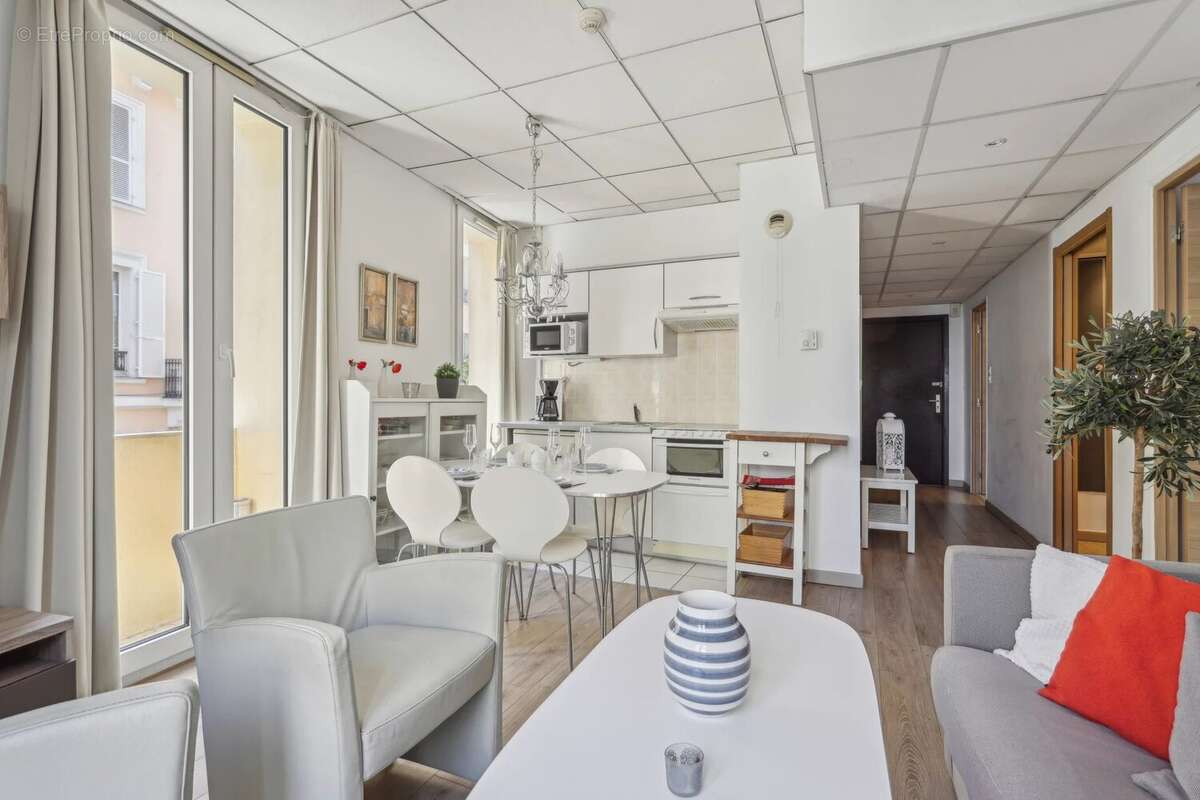 VENDU - EXCLUSIVITÉ - NICE - Carré d'Or - Appartement 2-3 pièces, emplacement idéal. - photo 11