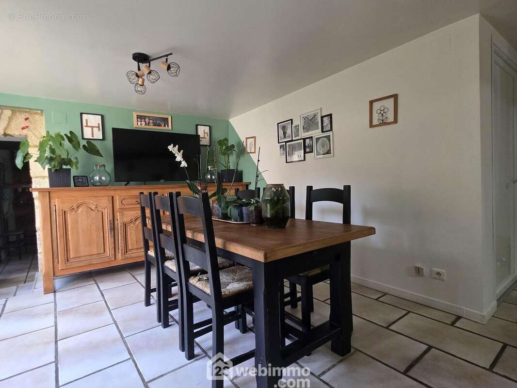 Un cadre chaleureux où chaque espace trouve naturellement sa place - Maison à SAINT-THOMAS