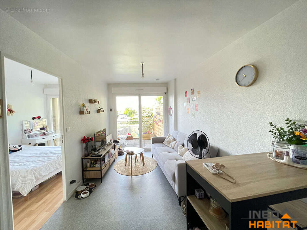 Appartement à LA MEZIERE