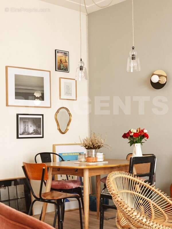 Séjour 3 - Appartement à COURBEVOIE