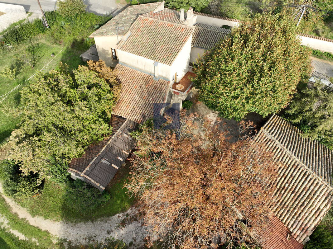 Maison à CHARMES-SUR-RHONE
