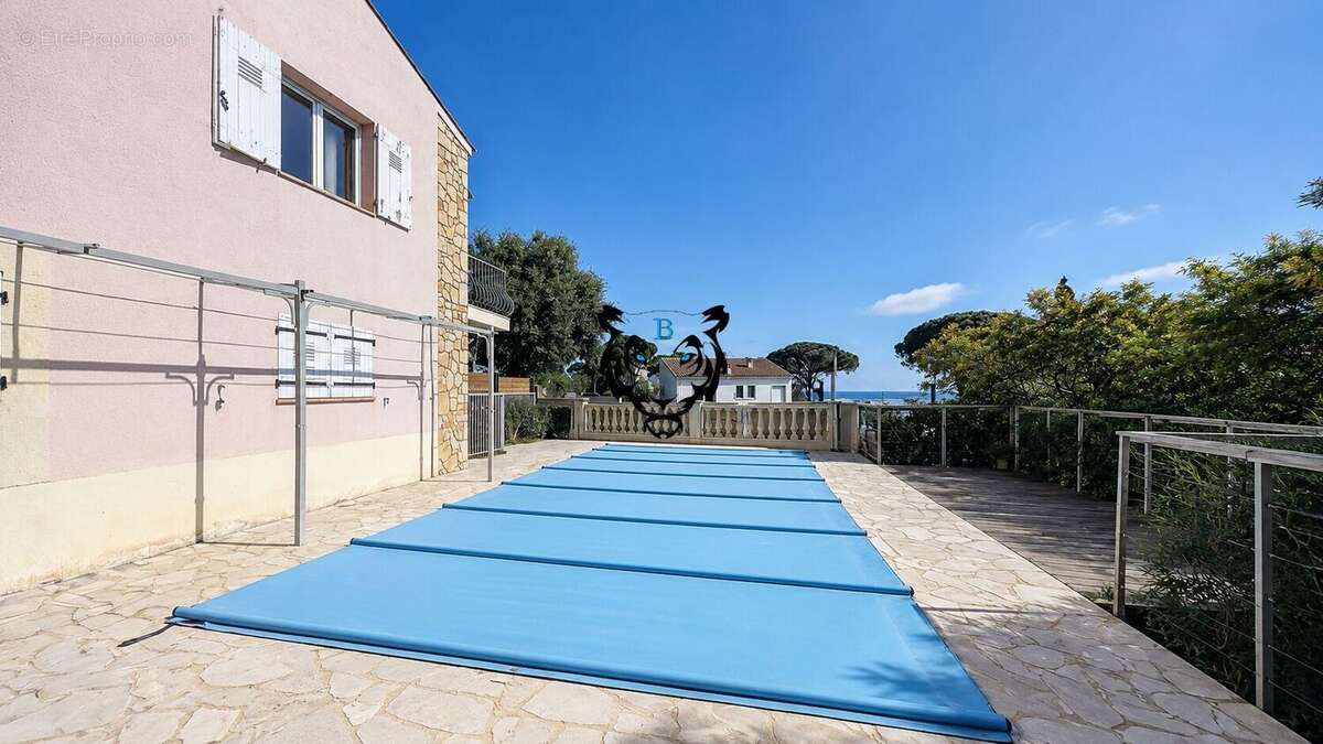 Les Issambres - Studio rénové avec jardin privatif - photo 6