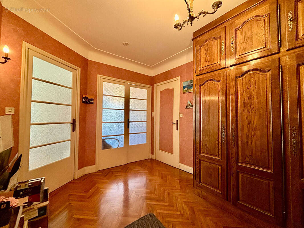 Appartement 5 pièces 150 m2 Longchamp - photo 3