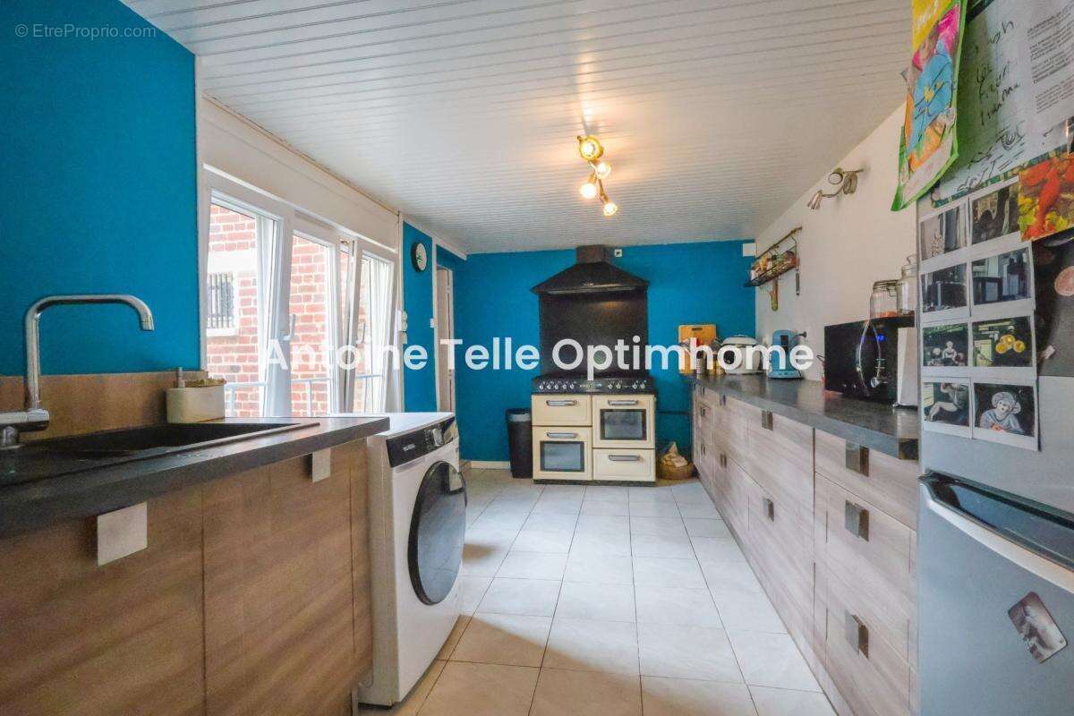 Proche Le Cateau 59360 - Maison individuelle avec nombreuses dépendances & jardin sur 1700m² - photo 4