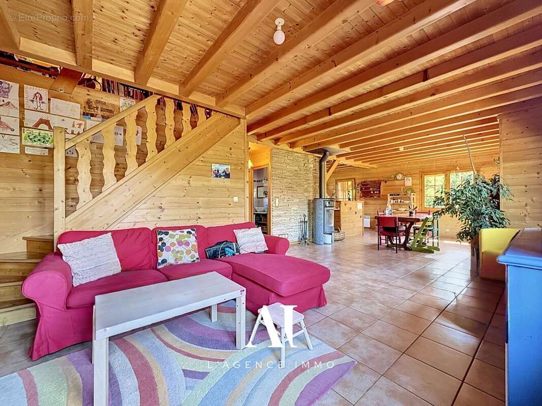 Maison à CESSY