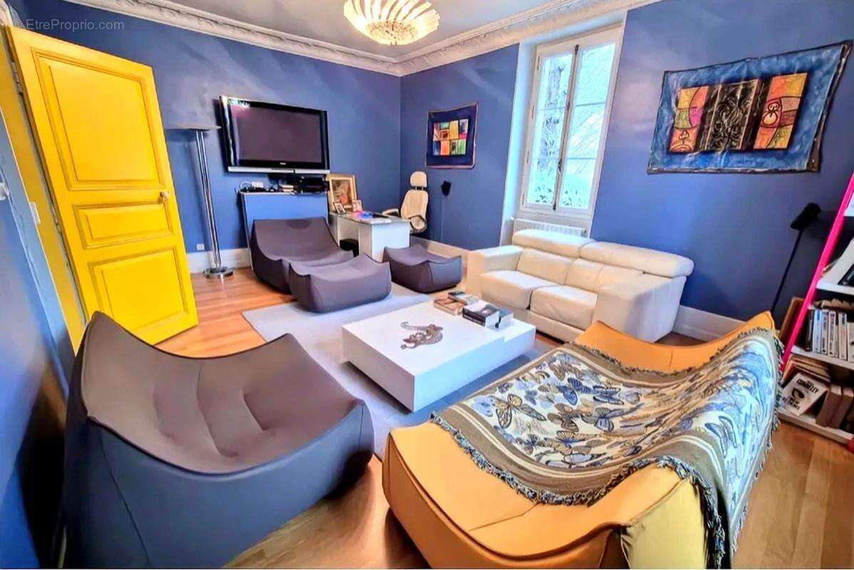 Maison à MONTGIVRAY