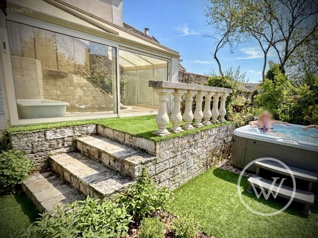 Maison à LE GRAND-LUCE