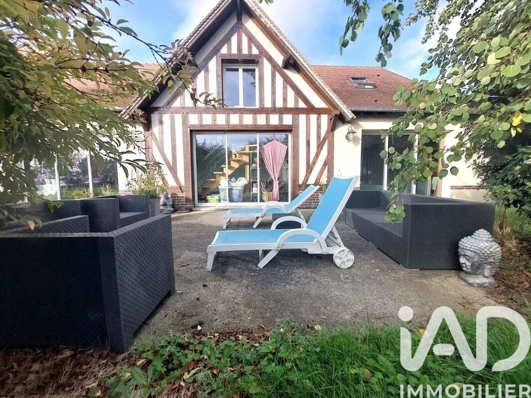 Maison 400 m² à Chavigny-Bailleul  - photo 2