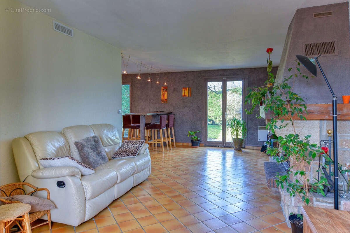 Maison à LE MEE-SUR-SEINE