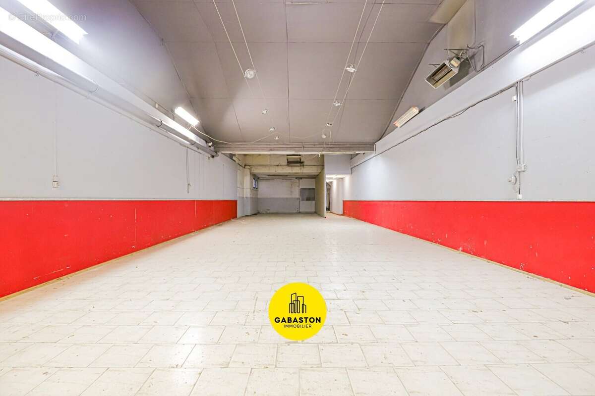 Commerce à MARSEILLE-8E