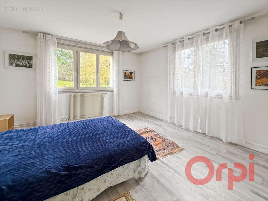 Maison à SAINT-AMAND-MONTROND