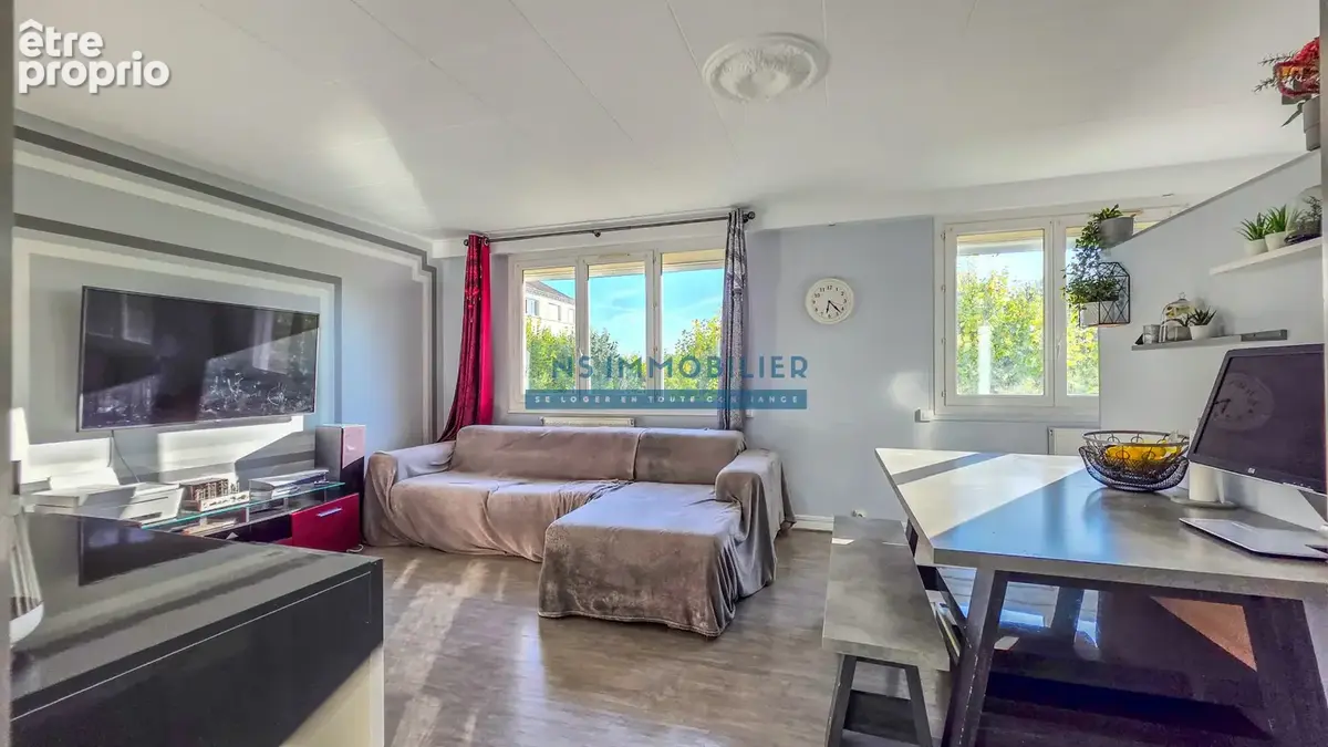 Appartement F4 65m2 + Cave + Paking - photo 3
