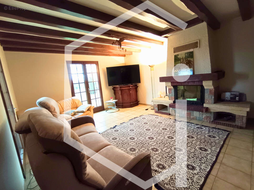 Maison à COSNE-COURS-SUR-LOIRE