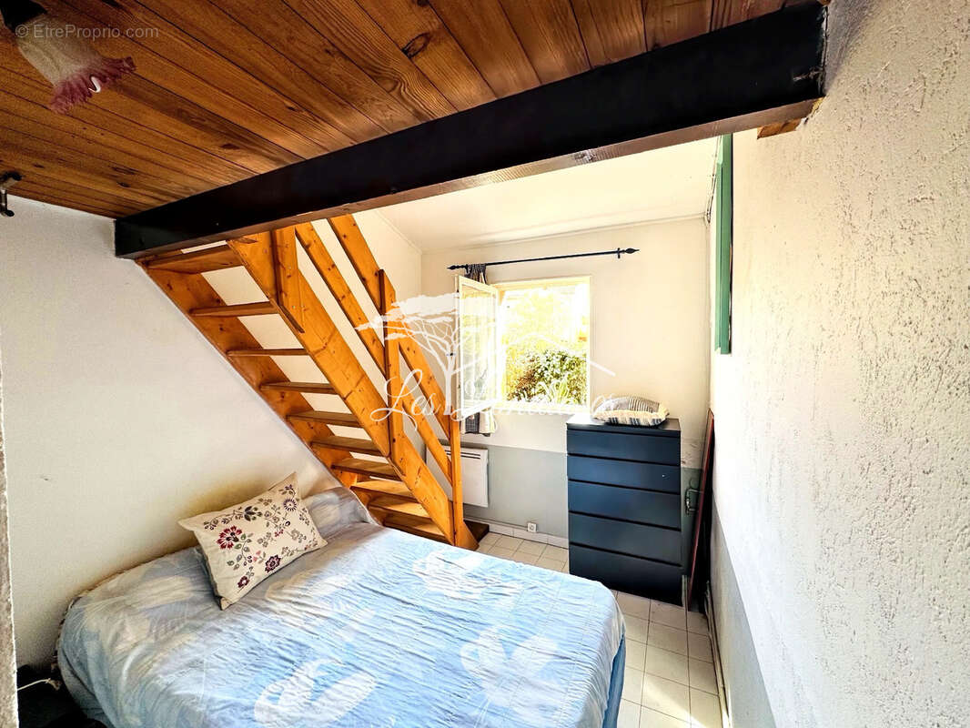 Appartement à LA LONDE-LES-MAURES