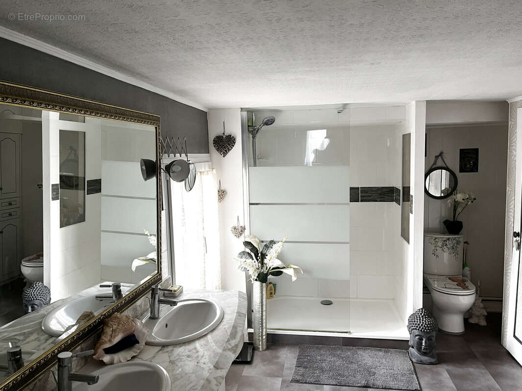 Maison à LA CHAPELLE-LA-REINE