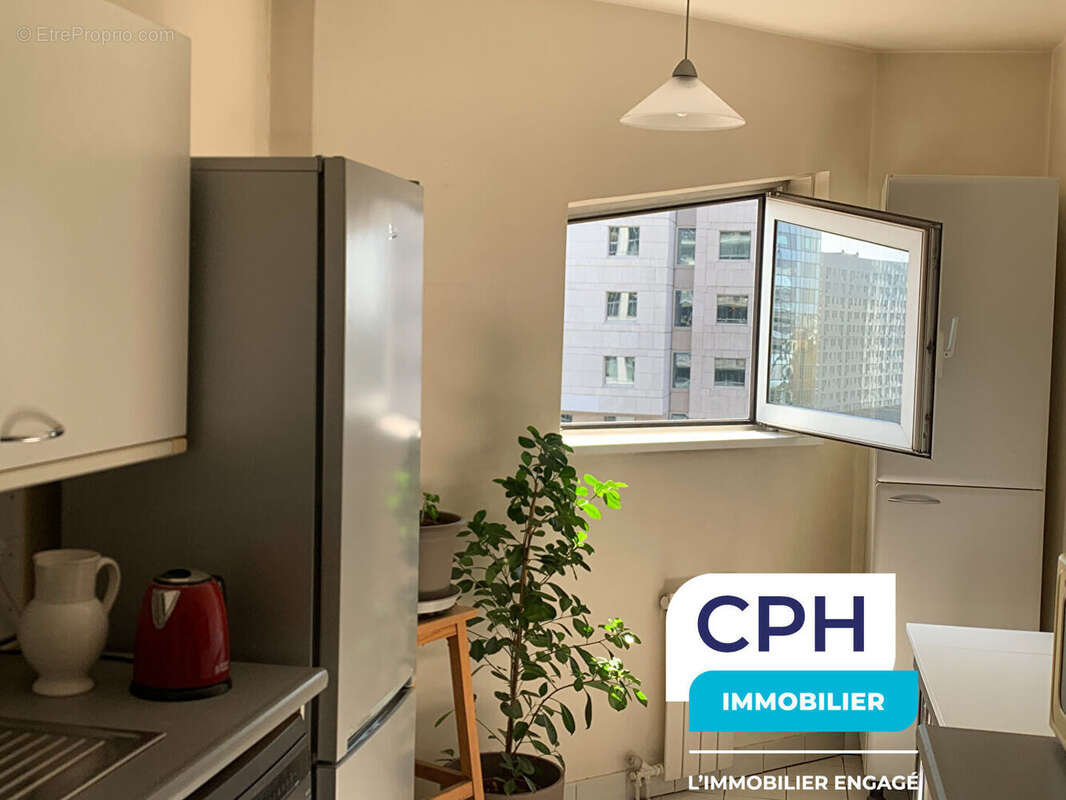 Appartement à COURBEVOIE