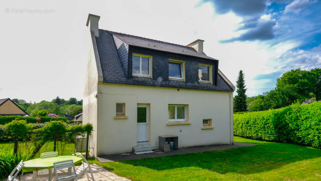 Maison à SAINT-URBAIN