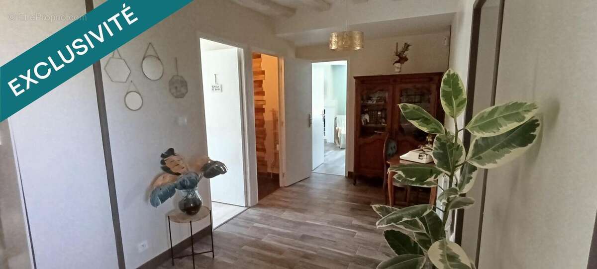 Maison 181 m² à Huismes  - photo 8