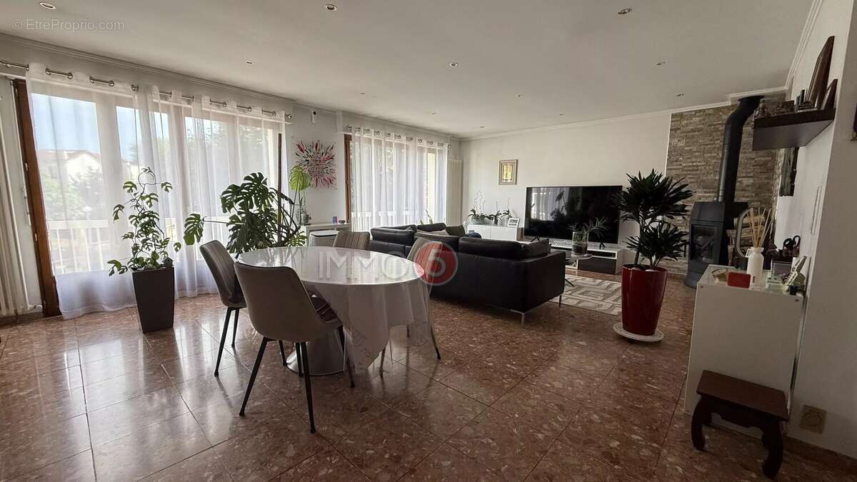 Maison 242 m² à Villemomble  - photo 5
