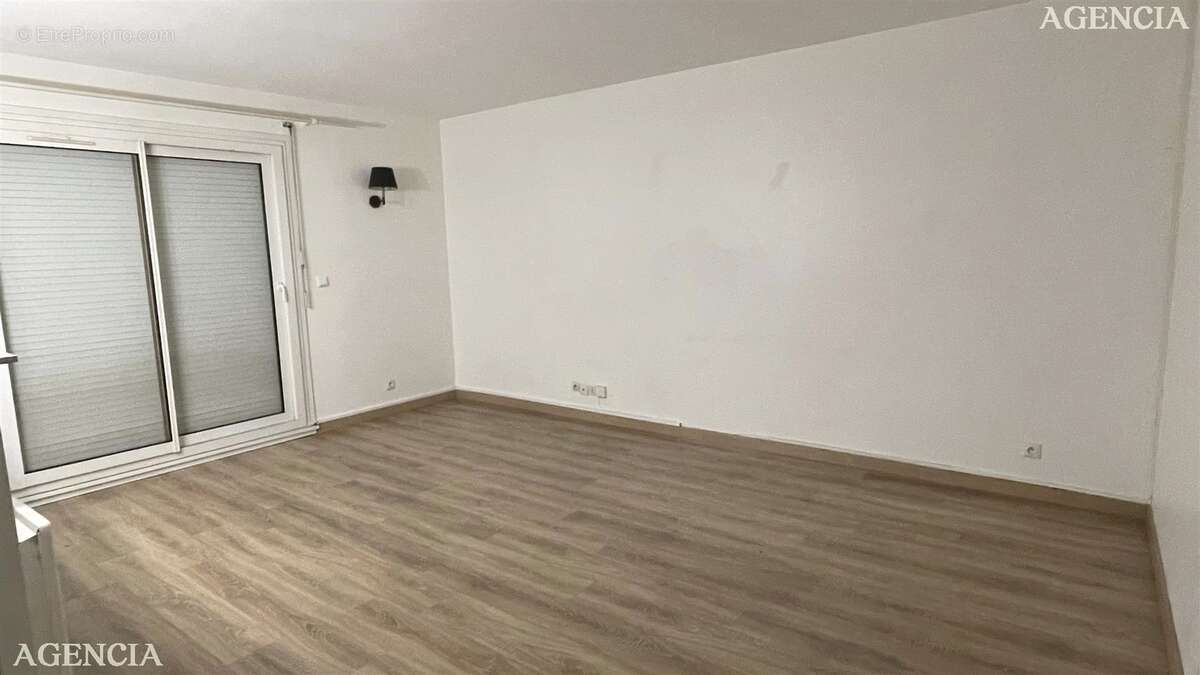 Appartement à BRIE-COMTE-ROBERT