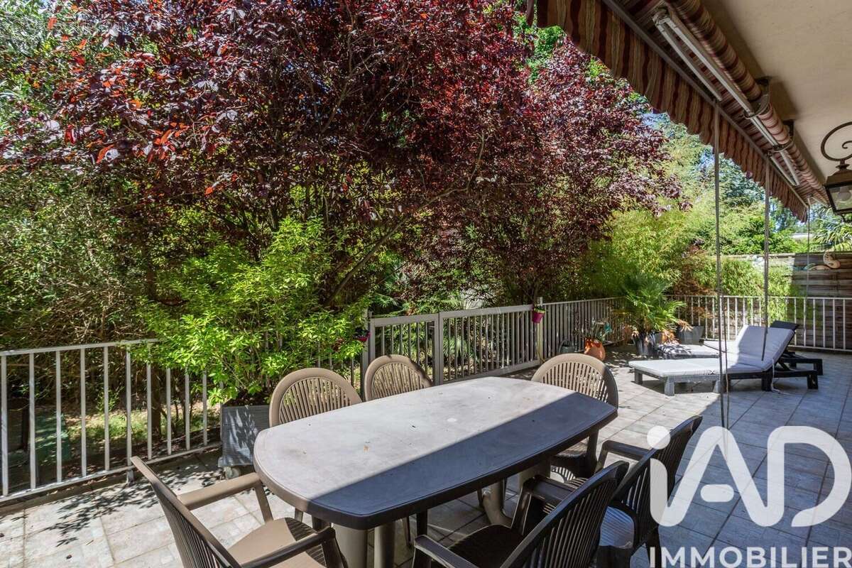 Maison 440 m² à Sainte-Genevieve-Des-Bois  - photo 6