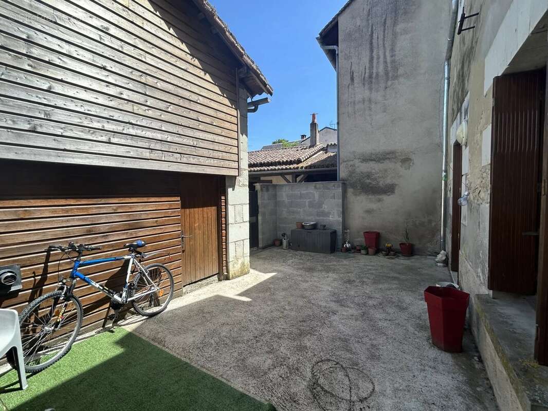 Maison à OUZILLY