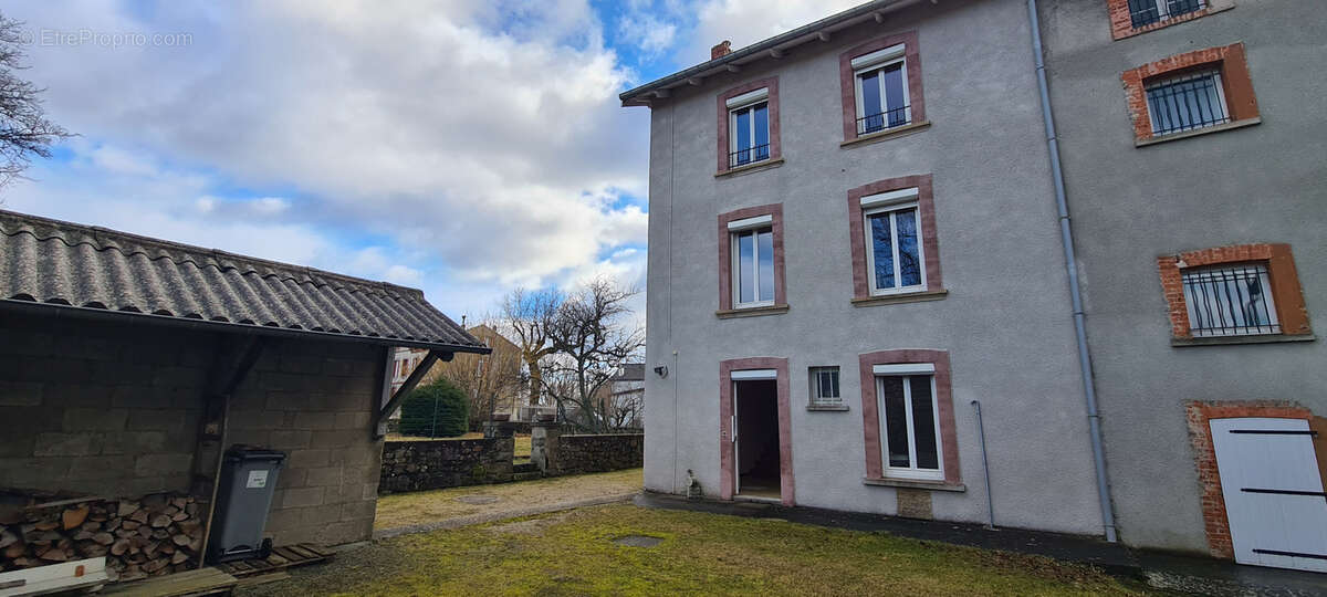 Appartement à SAINT-AGREVE