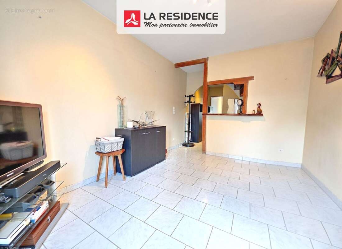 Maison à FOLLAINVILLE-DENNEMONT