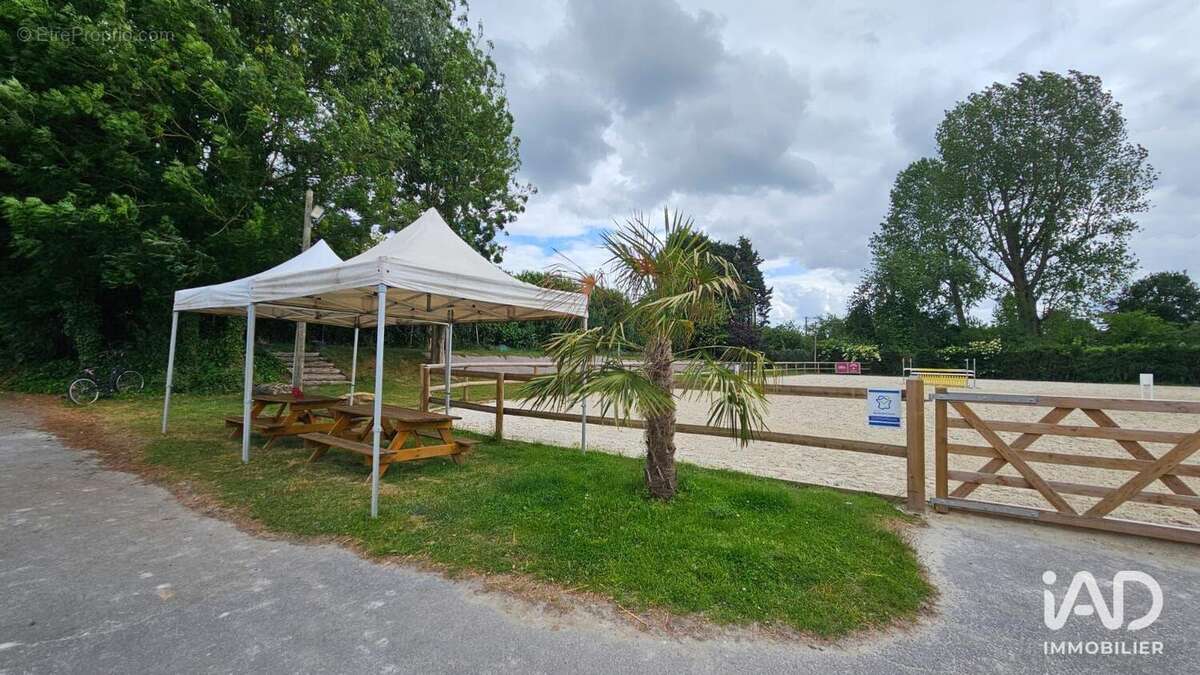 Photo 7 - Commerce à MERIGNIES