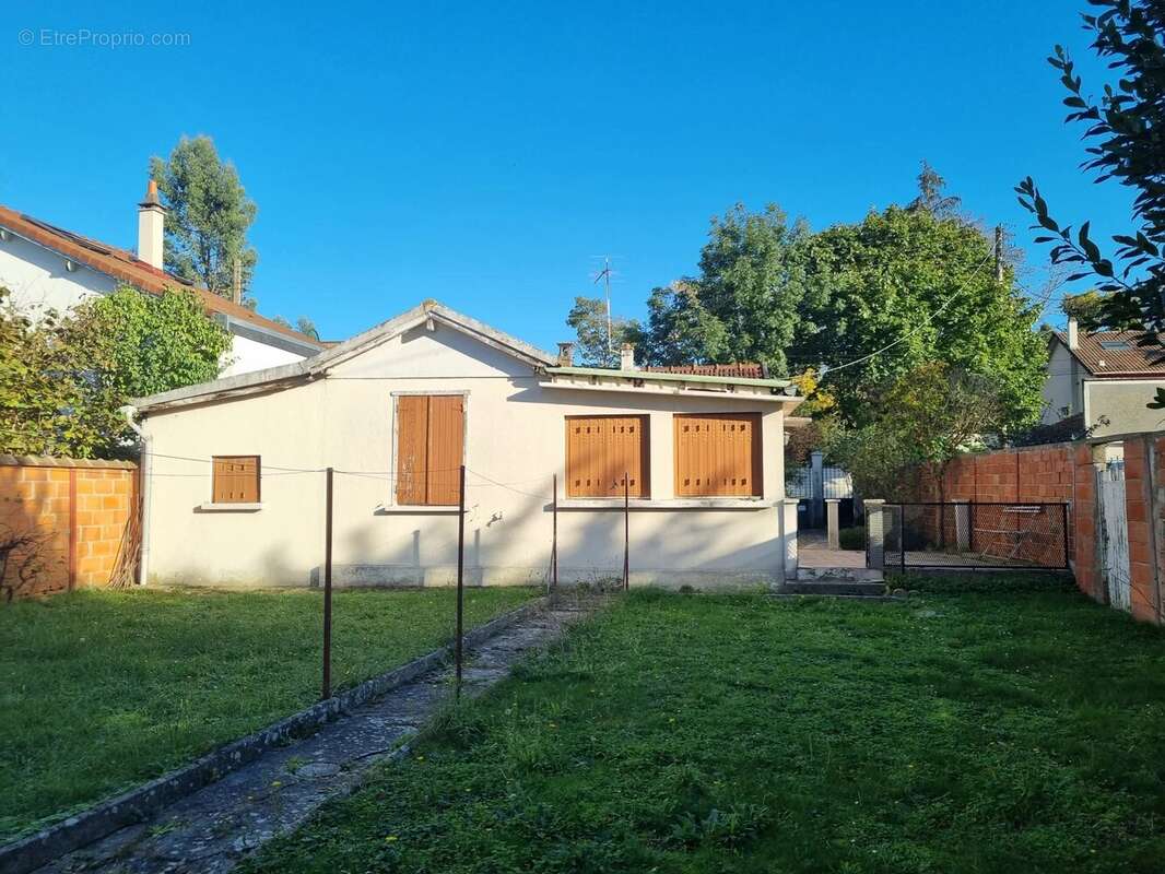 Terrain à CROISSY-SUR-SEINE