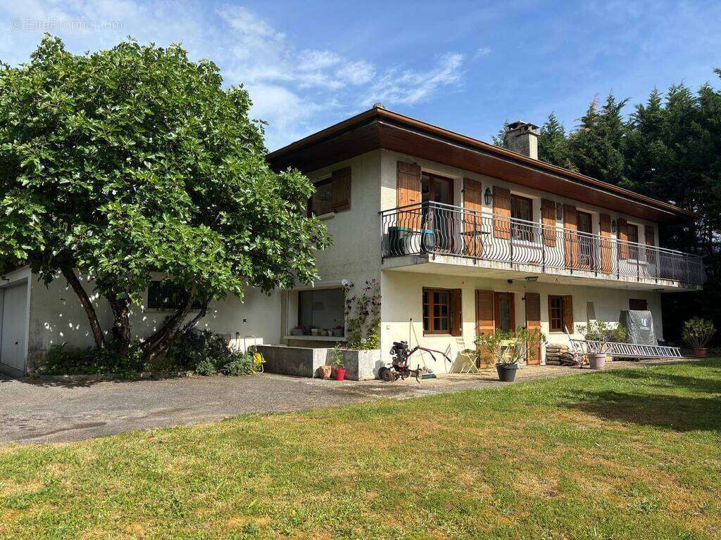 Maison à DIVONNE-LES-BAINS