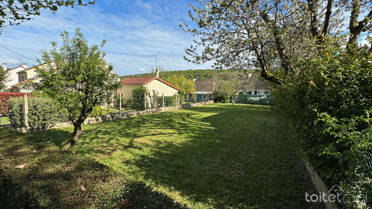 Terrain à SAINT-REMY-LES-CHEVREUSE