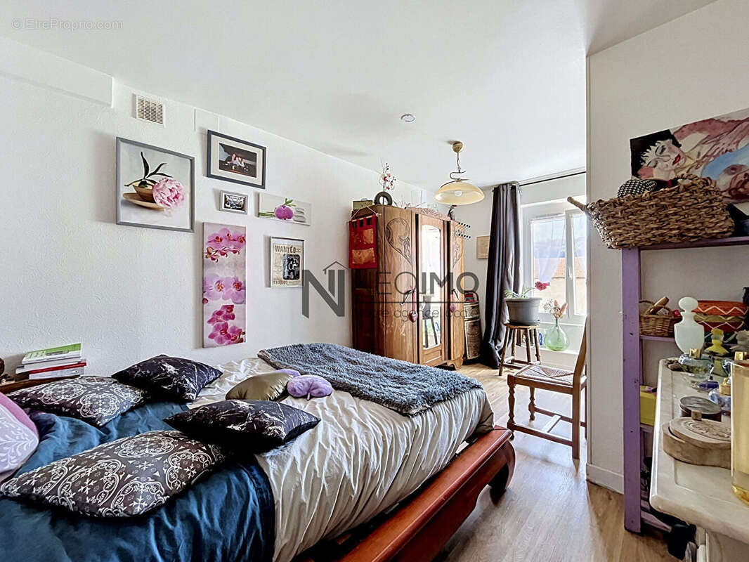 Appartement à BOURG-SAINTE-MARIE