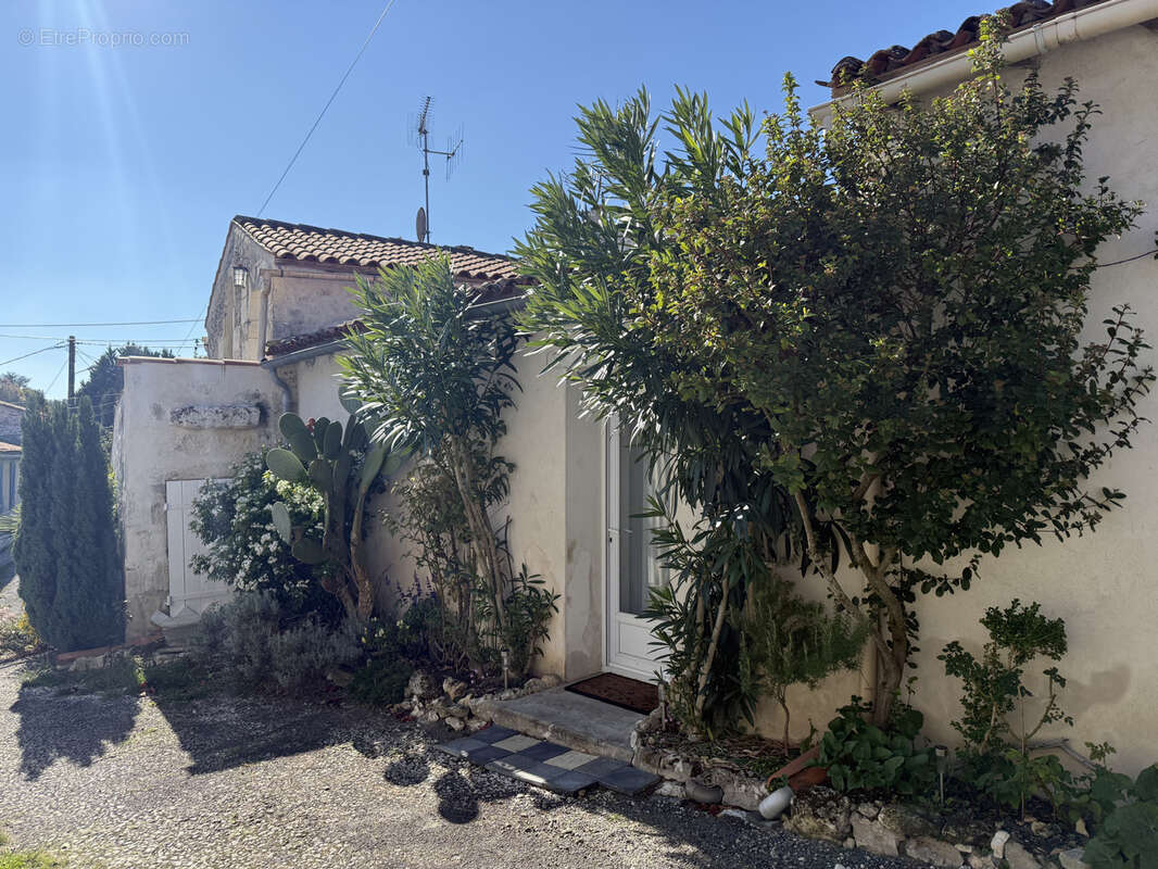 Maison de charme avec un grand garage - photo 10