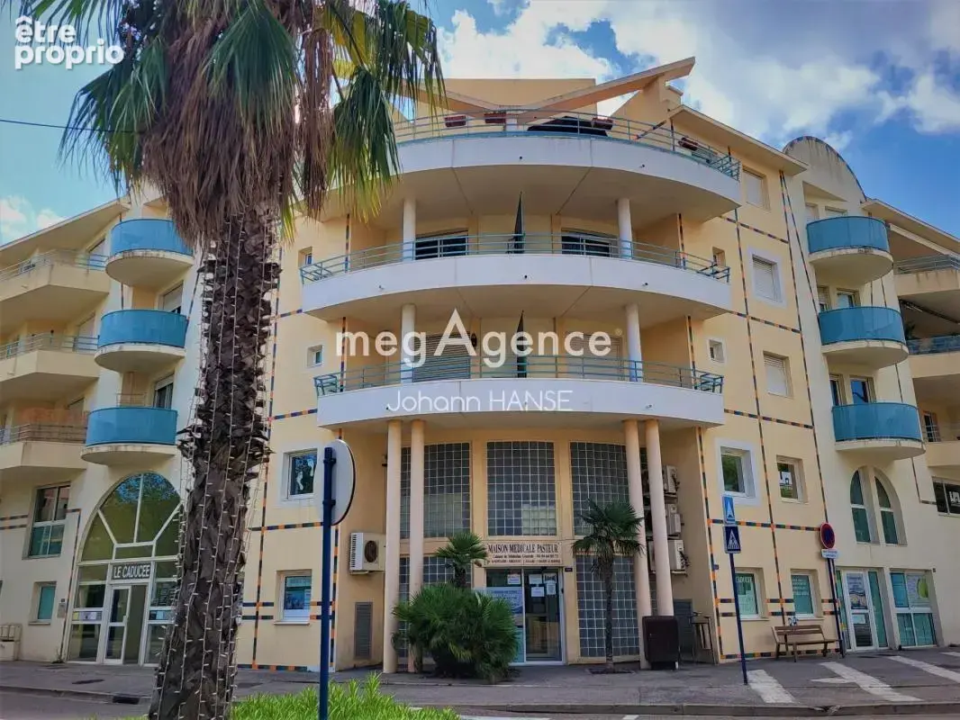 Cavalaire-sur-mer – grand t2 de 43 m² – centre-ville – tout à pied – balcon 9 m² - photo 11