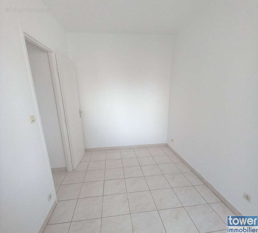Appartement à LAMALOU-LES-BAINS