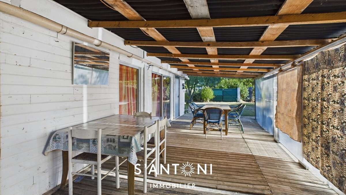 Terrain à VILLENEUVE-LES-BEZIERS