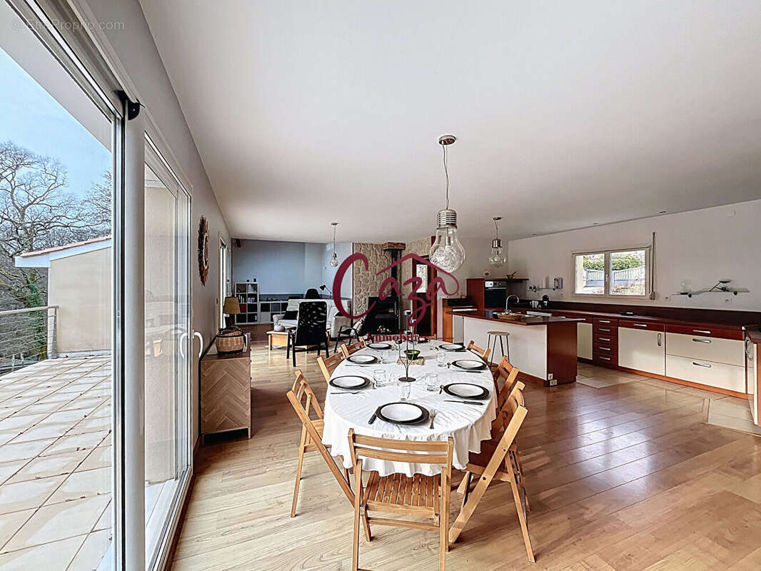 Maison à FARGUES-SAINT-HILAIRE