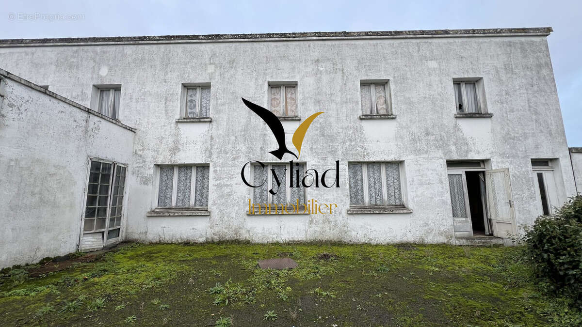 Commerce à LA FRESNAIS