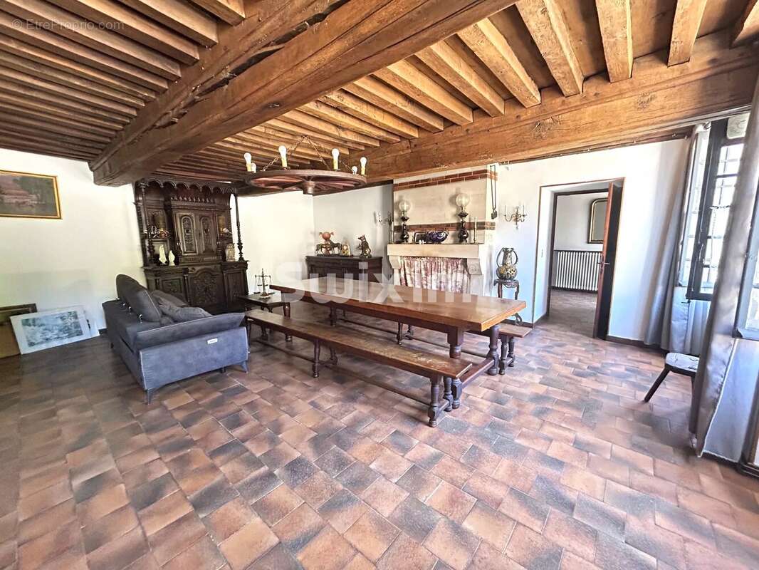 Maison à JOUX-LA-VILLE
