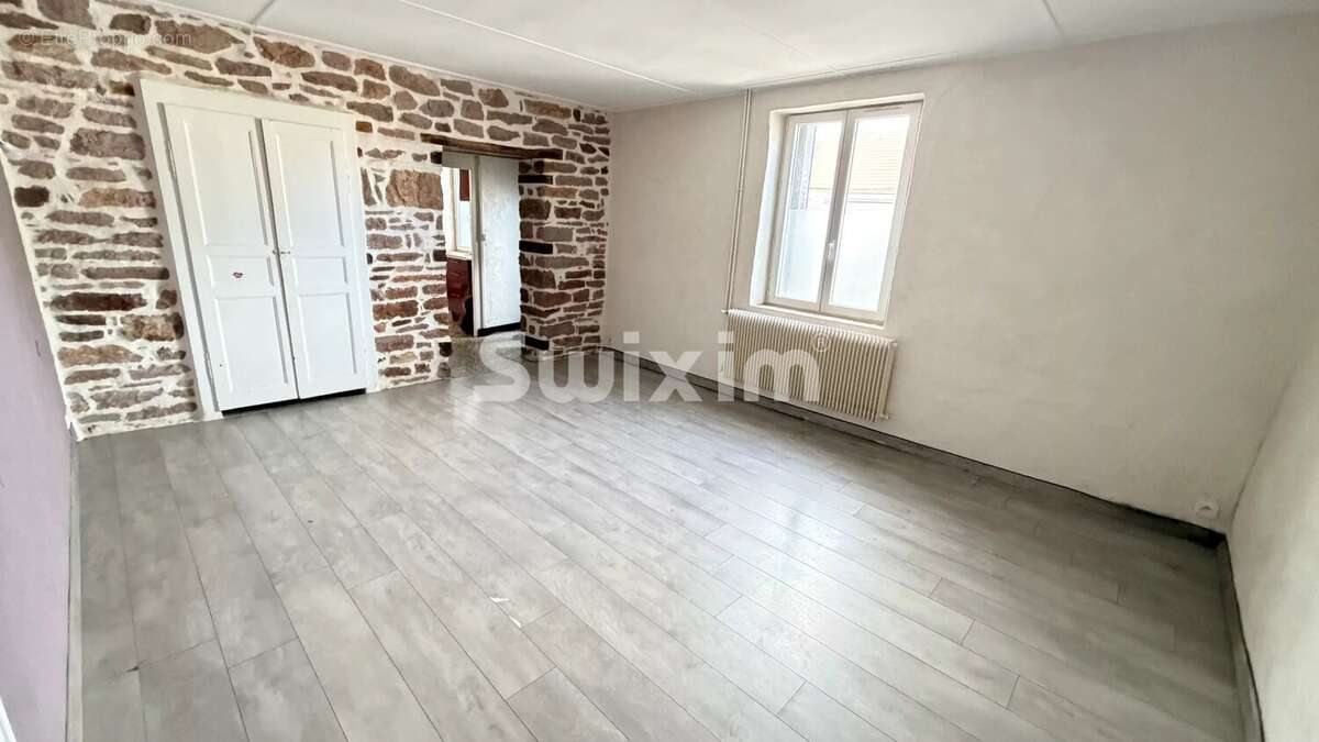 Maison à AUXONNE