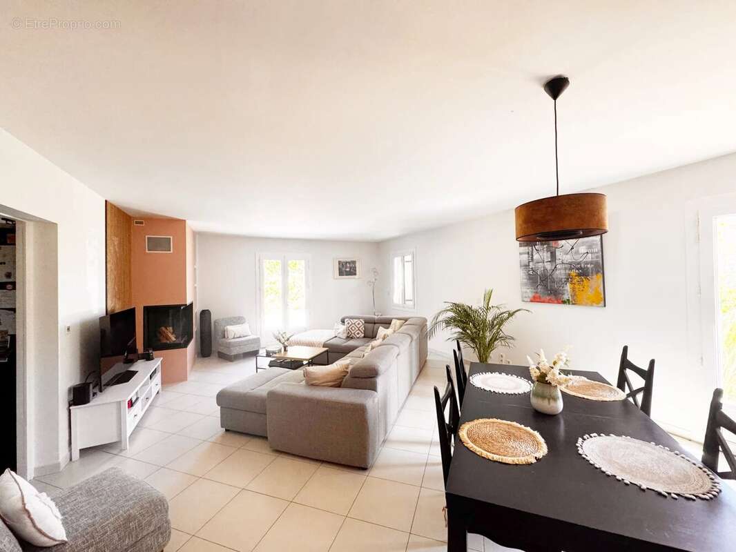Belle villa familiale au calme absolu, rénovée et idéalement située - photo 2