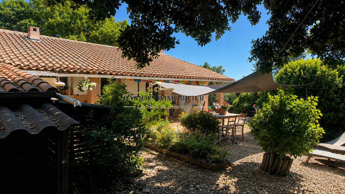 Maison à BESSE-SUR-ISSOLE